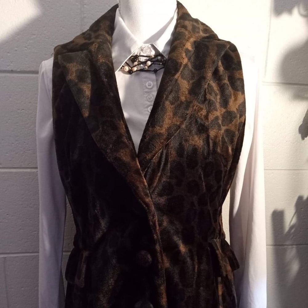inc international concepts vest in animal print size S